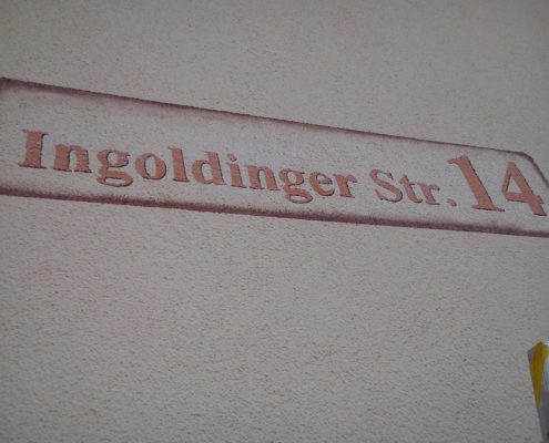 Straßenname mit Hausnummer Muttensweiler
